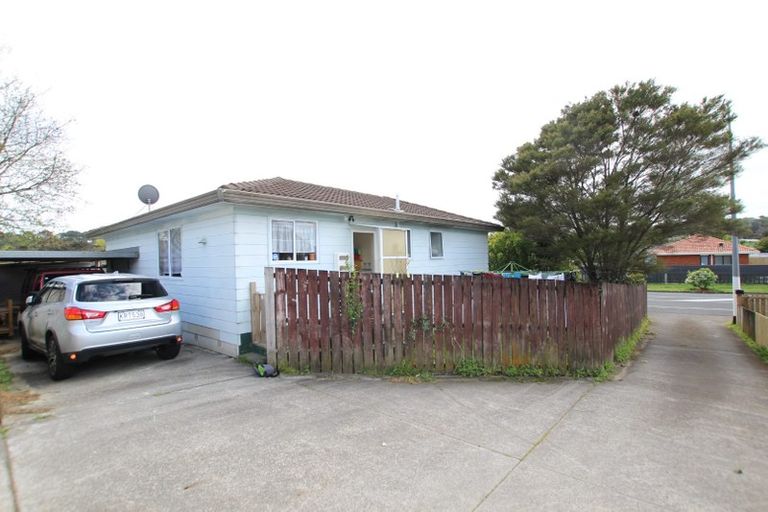 Photo of property in 1/220 Waitemata Drive, Ranui, Auckland, 0612