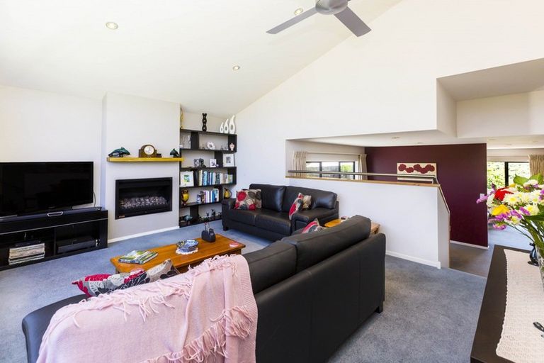 Photo of property in 27 Mcewen Crescent, Riverstone Terraces, Upper Hutt, 5018