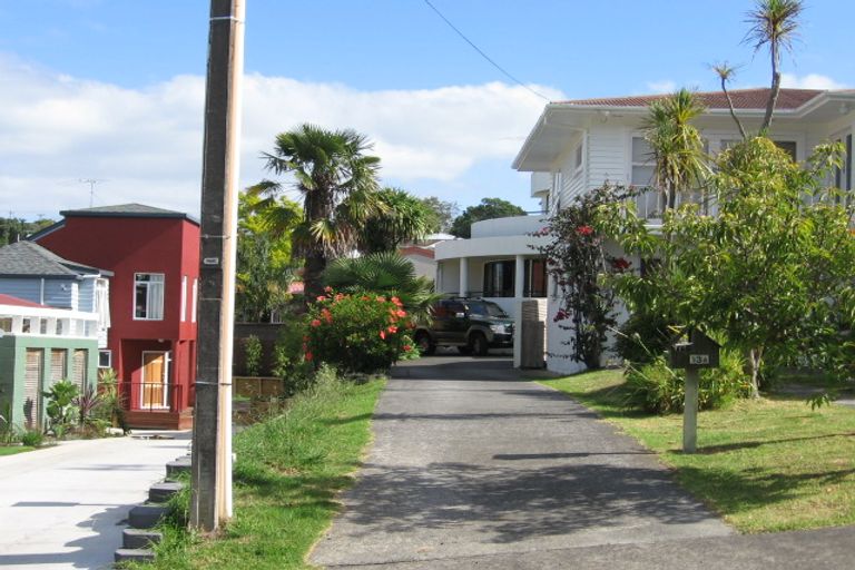 Photo of property in 2/13 Bevyn Street, Castor Bay, Auckland, 0620