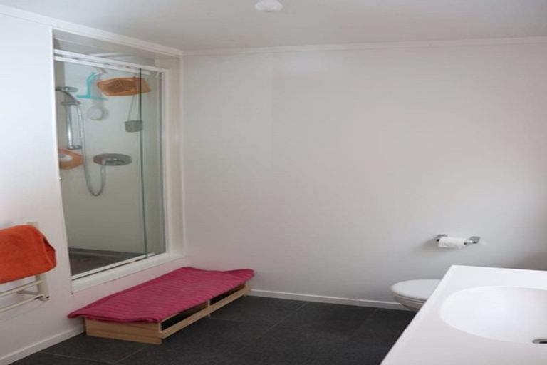 Photo of property in 2/47 Braemar Road, Rothesay Bay, Auckland, 0630