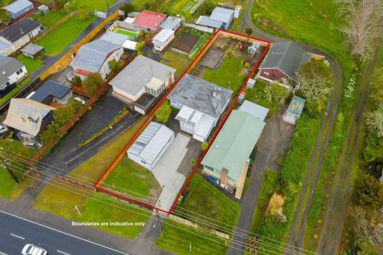 Photo of property in 238 Henderson Valley Road, Henderson, Auckland, 0612