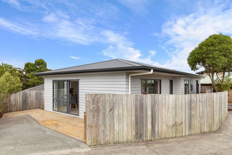 Photo of property in 21a Nirmal Place, Sunnyvale, Auckland, 0612