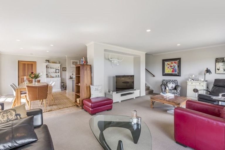 Photo of property in 28 Keepers Drive, Gulf Harbour, Whangaparaoa, 0930