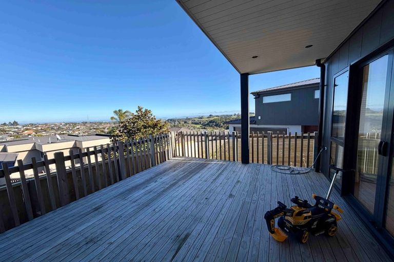 Photo of property in 34 Aldon Lane, Totara Park, Auckland, 2105