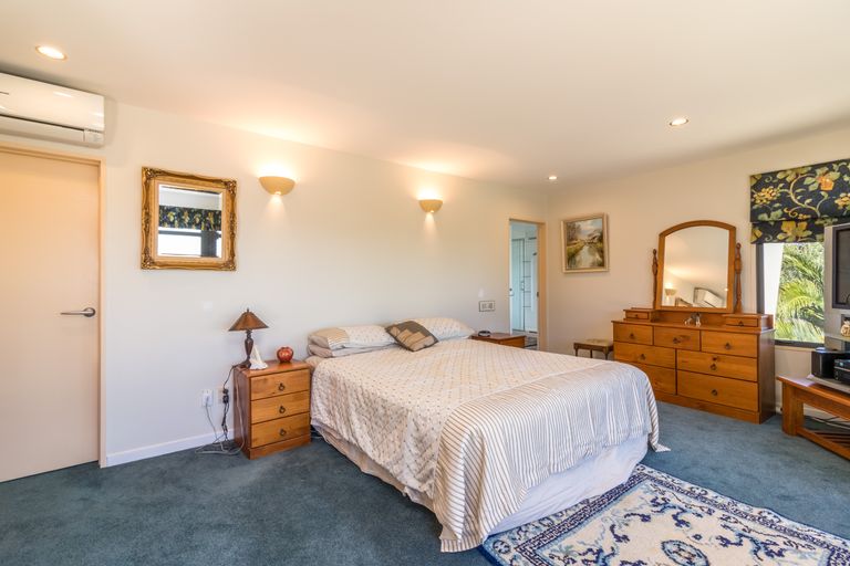 Photo of property in 35 Major Aitken Drive, Huntsbury, Christchurch, 8022