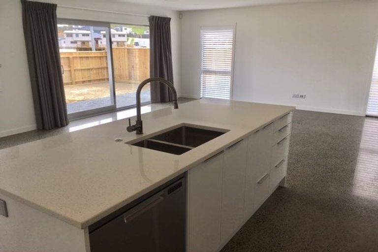 Photo of property in 7 Farnworth Terrace, Churton Park, Wellington, 6037