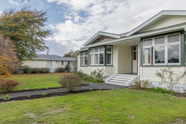 Photo of property in 2 Weraroa Road, Levin, 5510