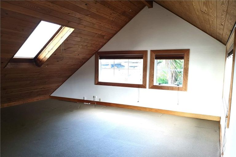 Photo of property in 5 Queen Street, Northcote Point, Auckland, 0627