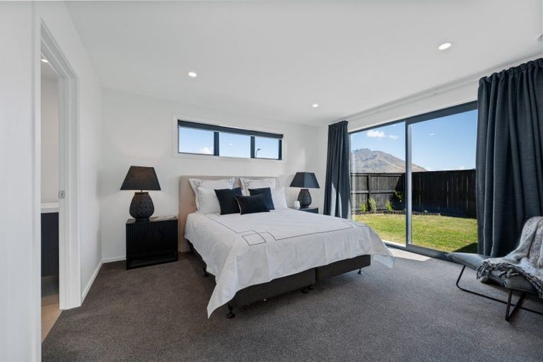 Photo of property in 64 Howden Drive, Jacks Point, 9371