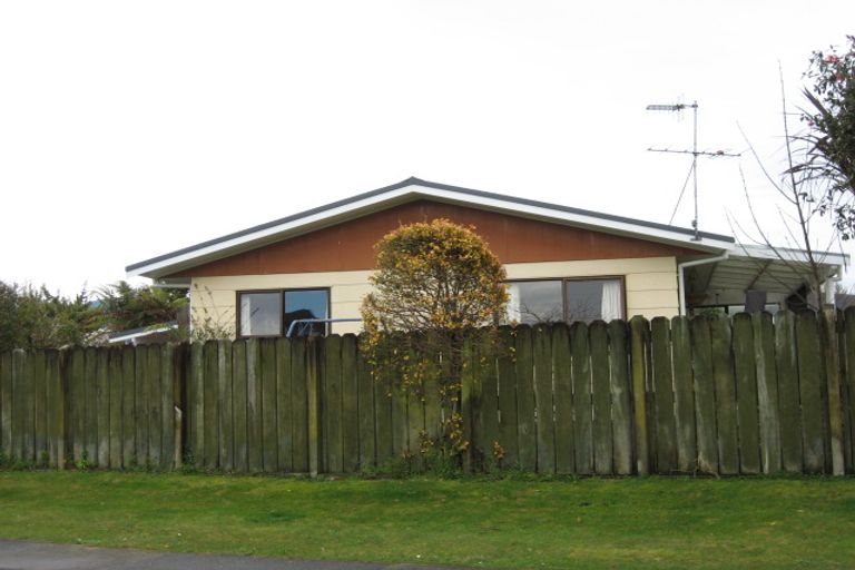 Photo of property in 17 Feary Crescent, Takaka, 7110