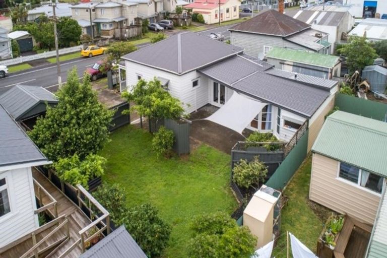 Photo of property in 805 Queen Sh25 Street, Thames, 3500