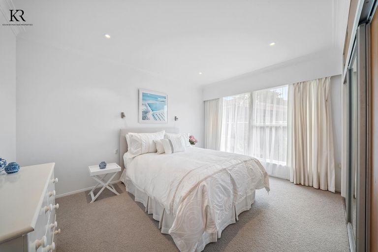 Photo of property in 10 Alf Walker Place, Papakura, 2110
