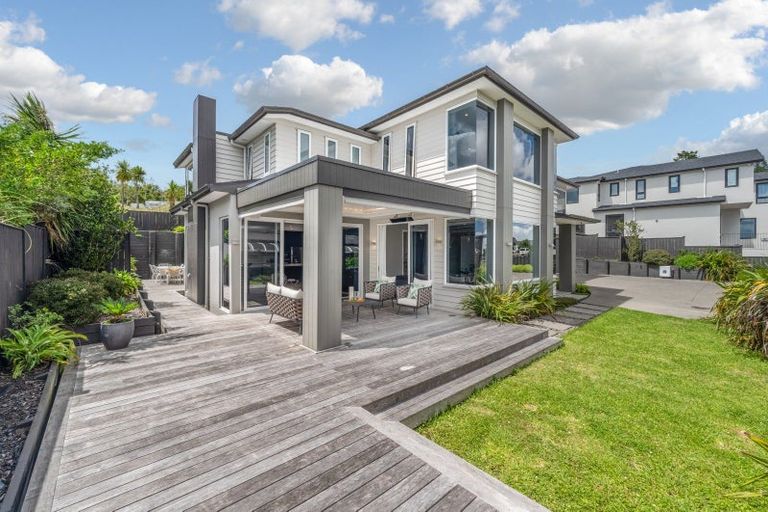 Photo of property in 62 Armstrong Farm Drive, East Tamaki Heights, Auckland, 2016
