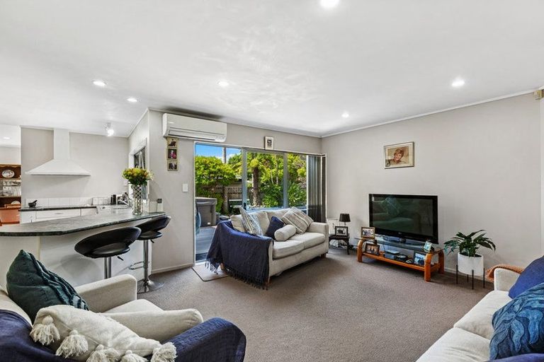 Photo of property in 24 Picasso Drive, West Harbour, Auckland, 0618