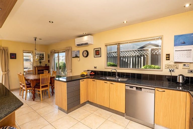 Photo of property in 12 Chateau Drive, Burnside, Christchurch, 8053