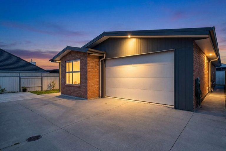 Photo of property in 23 Kotiate Street, Papamoa Beach, Papamoa, 3118