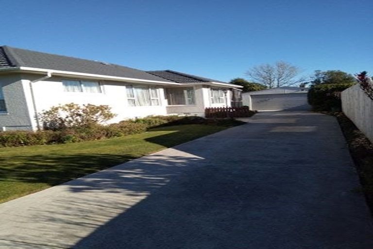 Photo of property in 15 Pembroke Street, Avondale, Christchurch, 8061