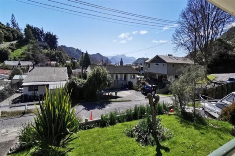 Photo of property in 36 South Terrace, Picton, 7220