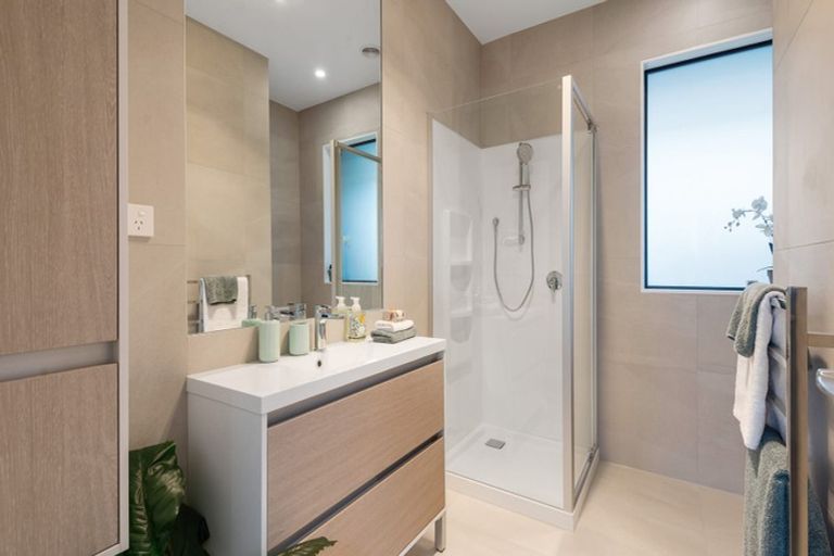 Photo of property in 6 Kuparu Lane, Red Beach, 0932