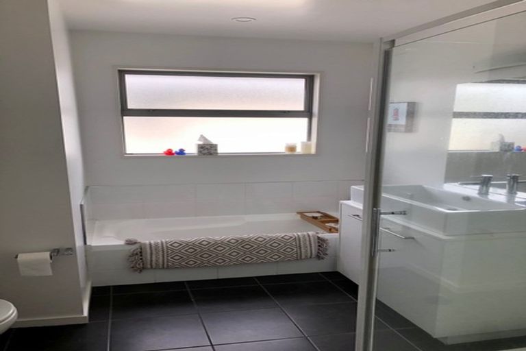 Photo of property in 63 Springfield Road, St Albans, Christchurch, 8014