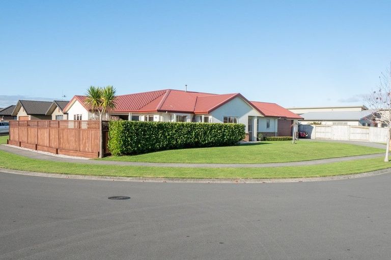 Photo of property in 19 Branigan Parade, Kelvin Grove, Palmerston North, 4414