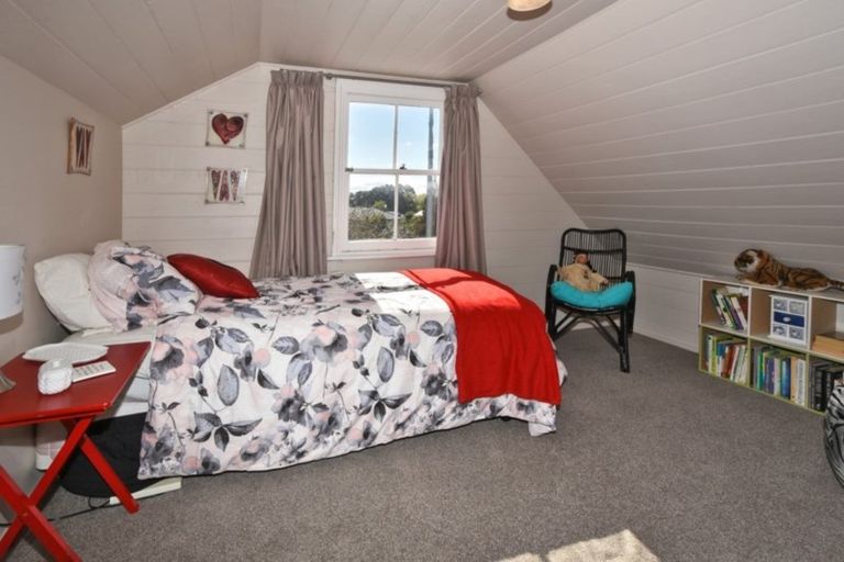 Photo of property in 280 Cashmere Road, Westmorland, Christchurch, 8025