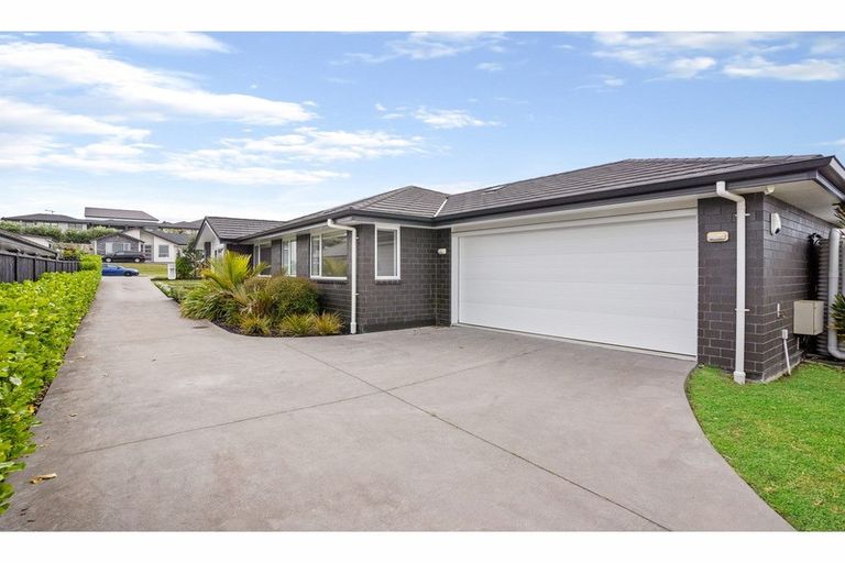 Photo of property in 5 Flavell Drive, Orewa, 0931