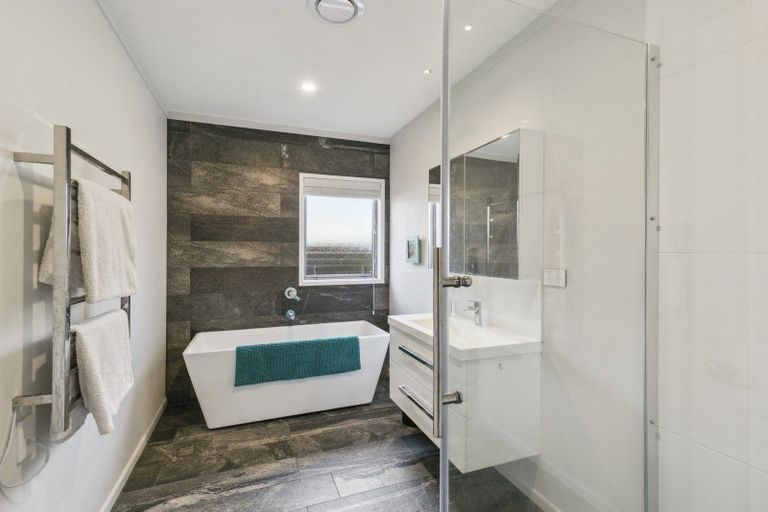 Photo of property in 38 Rajkot Terrace, Broadmeadows, Wellington, 6035