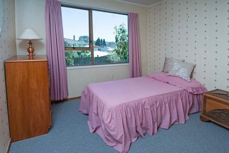 Photo of property in 2/24 Tango Place, Henderson, Auckland, 0610