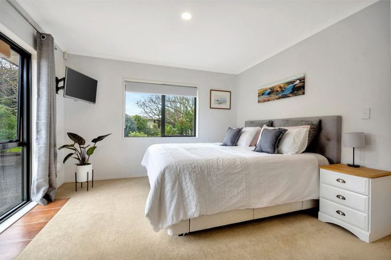 Photo of property in 3 Ron Wyatt Lane, Waiuku, 2123