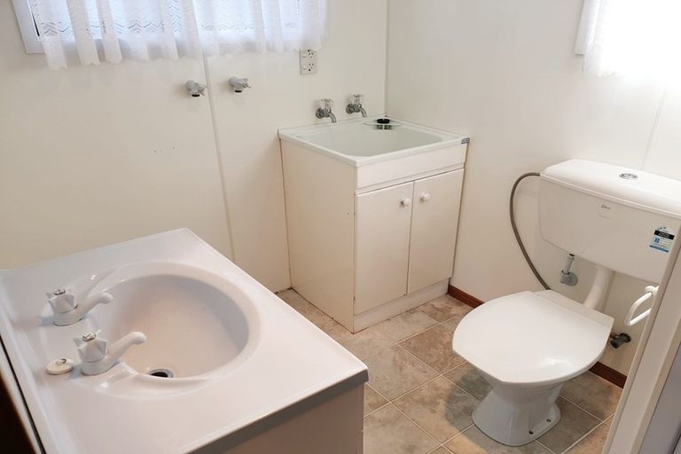 Photo of property in 33 Sartors Avenue, Northcross, Auckland, 0630