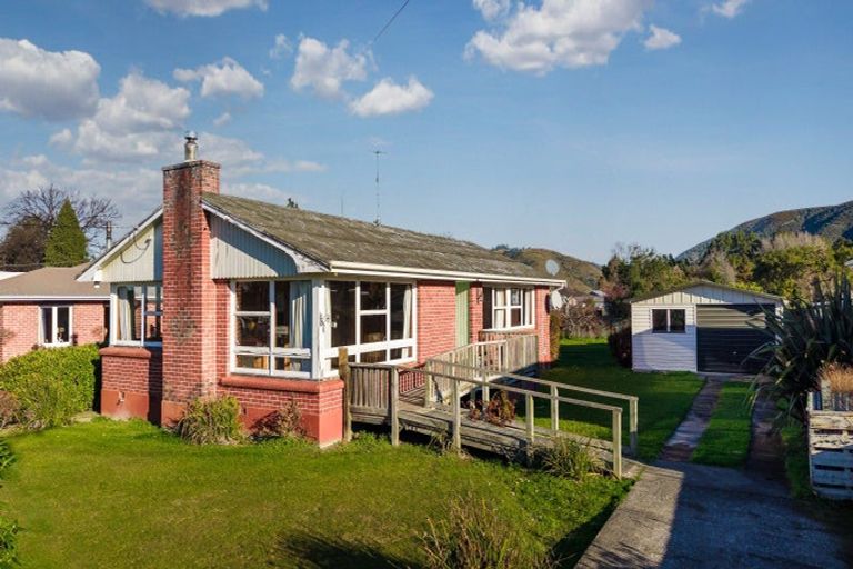 Photo of property in 3 Betten Street, Waimate, 7924