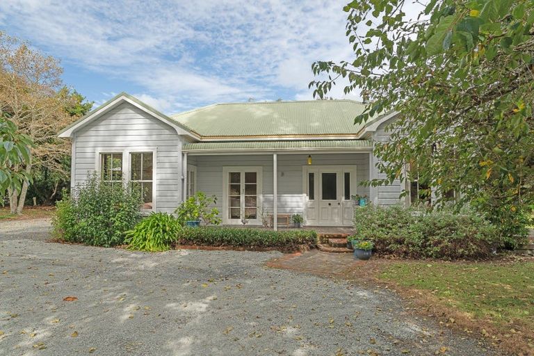 Photo of property in 37 Smalley Road, Glenbrook, Waiuku, 2681