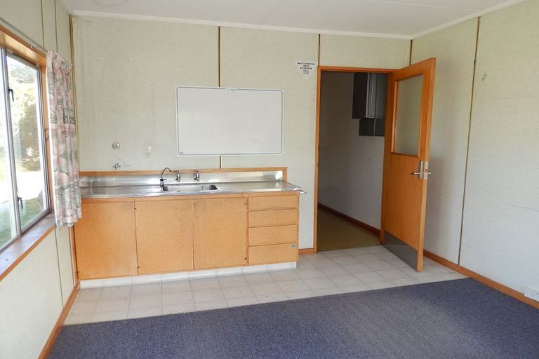 Photo of property in 23 Ross Road, Herbert, 9495