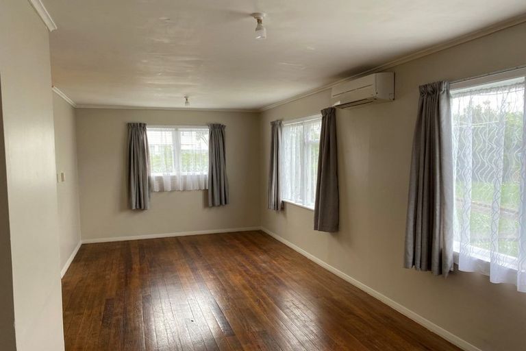 Photo of property in 42-44 Cheshire Street, Cannons Creek, Porirua, 5024