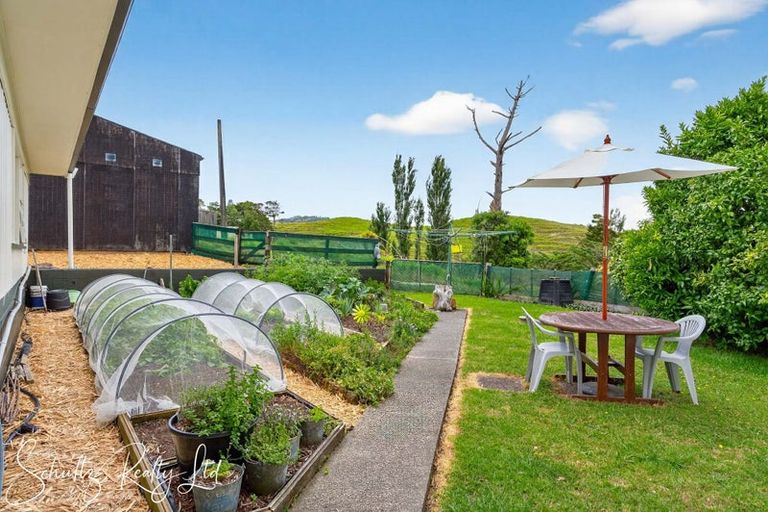 Photo of property in 218 State Highway 12, Brynderwyn, Maungaturoto, 0587