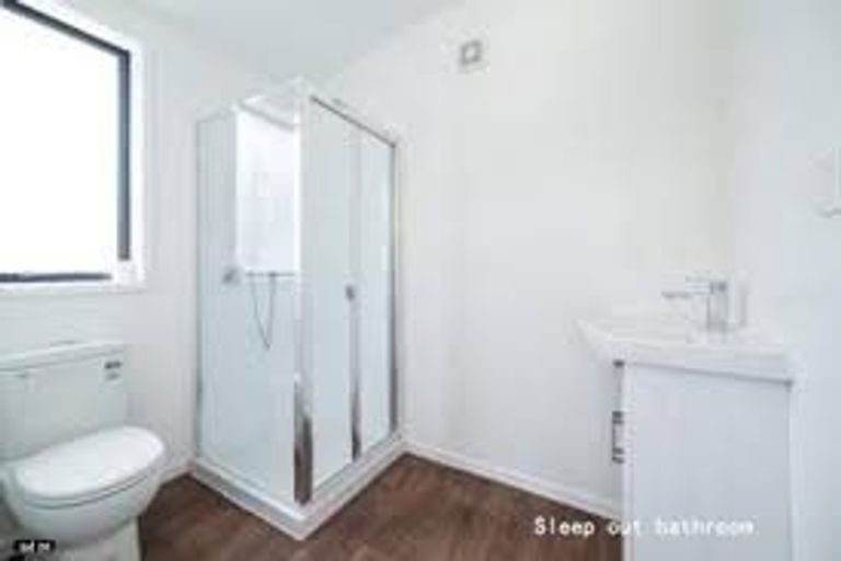 Photo of property in 6 Bellringer Road, Massey, Auckland, 0614