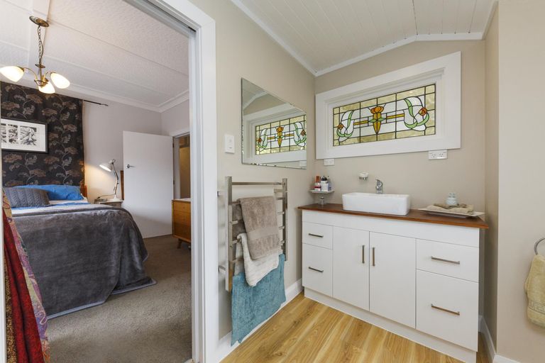 Photo of property in 557 Ruahine Street, Hokowhitu, Palmerston North, 4410