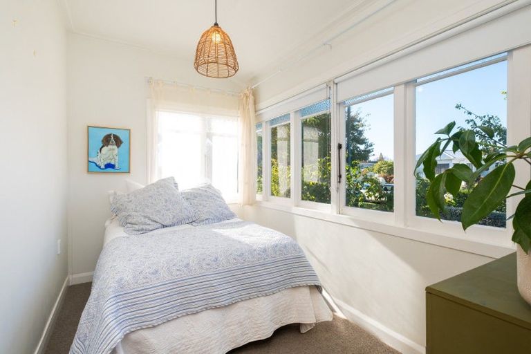 Photo of property in 111 Duchess Crescent, Mayfair, Hastings, 4122