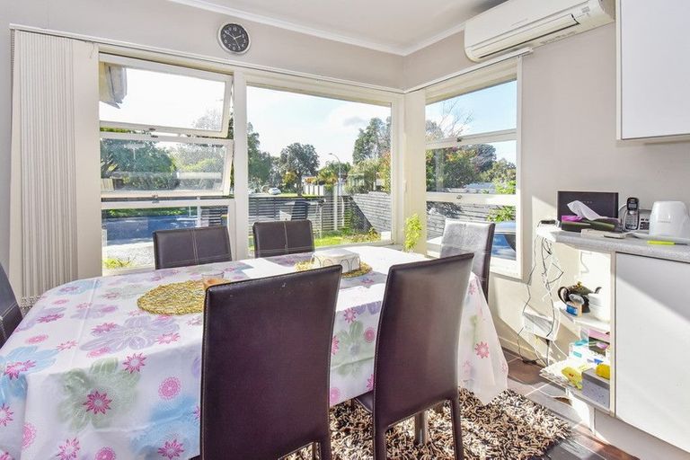 Photo of property in 86 Muir Avenue, Mangere Bridge, Auckland, 2022