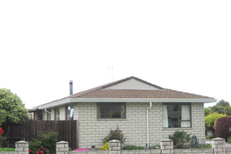 Photo of property in 15 Te Maru Place, Redwood, Christchurch, 8051