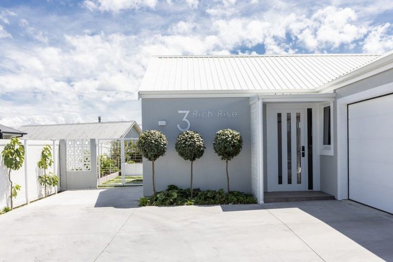 Photo of property in 3 Rich Rise, Havelock North, 4130