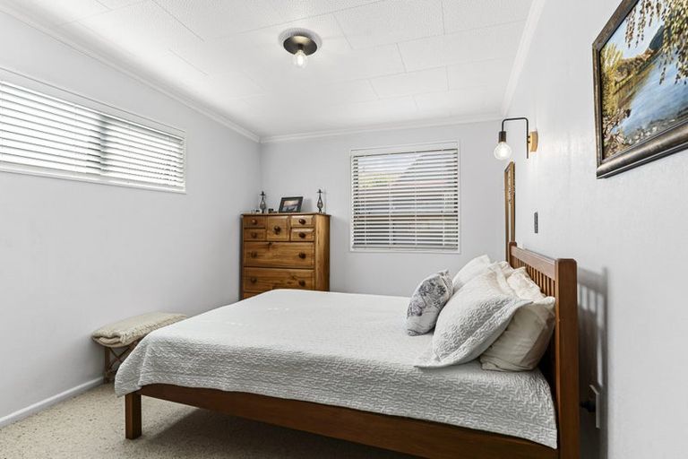 Photo of property in 9a Tamati Place, Merrilands, New Plymouth, 4312