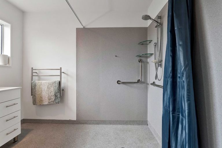 Photo of property in 20 Tukapa Street, Westown, New Plymouth, 4310