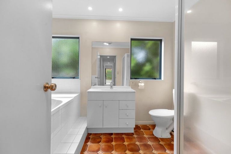 Photo of property in 2 Grasmere Way, Bethlehem, Tauranga, 3110