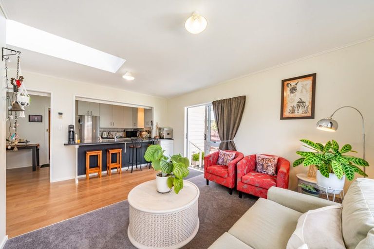 Photo of property in 13 Whites Line West, Woburn, Lower Hutt, 5010