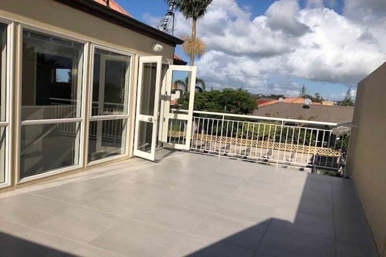 Photo of property in 2/137 Lakeside Drive, Orewa, 0931