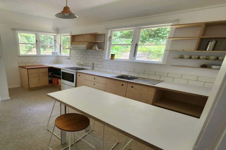 Photo of property in 84 Kinghorne Street, Strathmore Park, Wellington, 6022