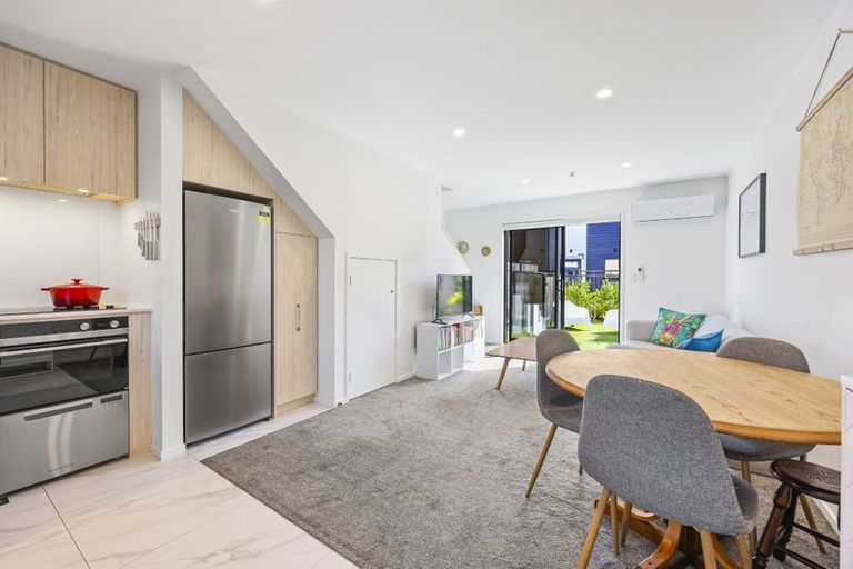 Photo of property in 4/170 Don Buck Road, Massey, Auckland, 0614