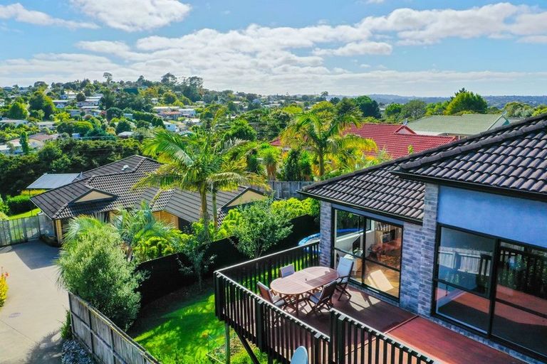 Photo of property in 38 Rivervale Grove, Stanmore Bay, Whangaparaoa, 0932